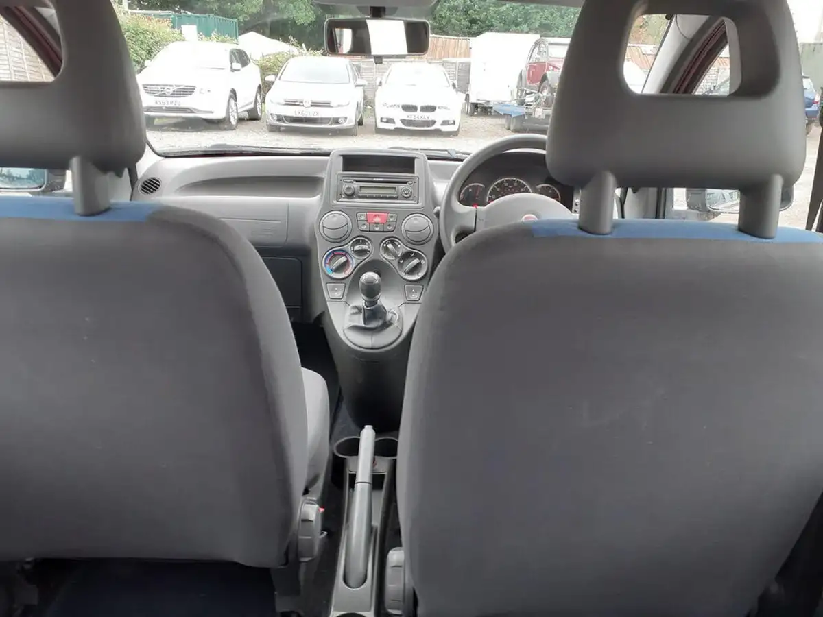 2011-fiat-panda-12-mylife-big-12