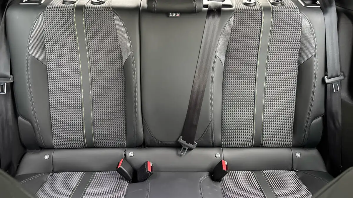 2021-peugeot-2008-suv-12-puretech-gt-eat8-big-24