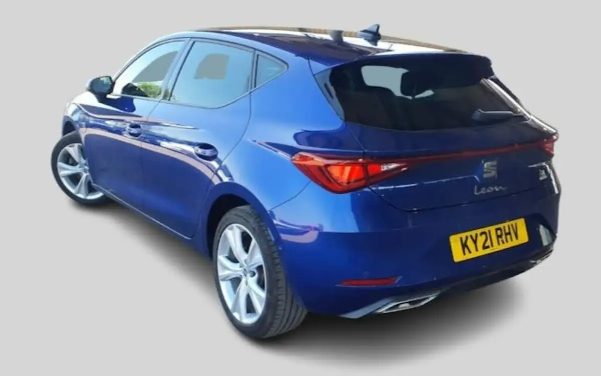 2021-seat-leon-14-e-hybrid-fr-hatchback-big-5