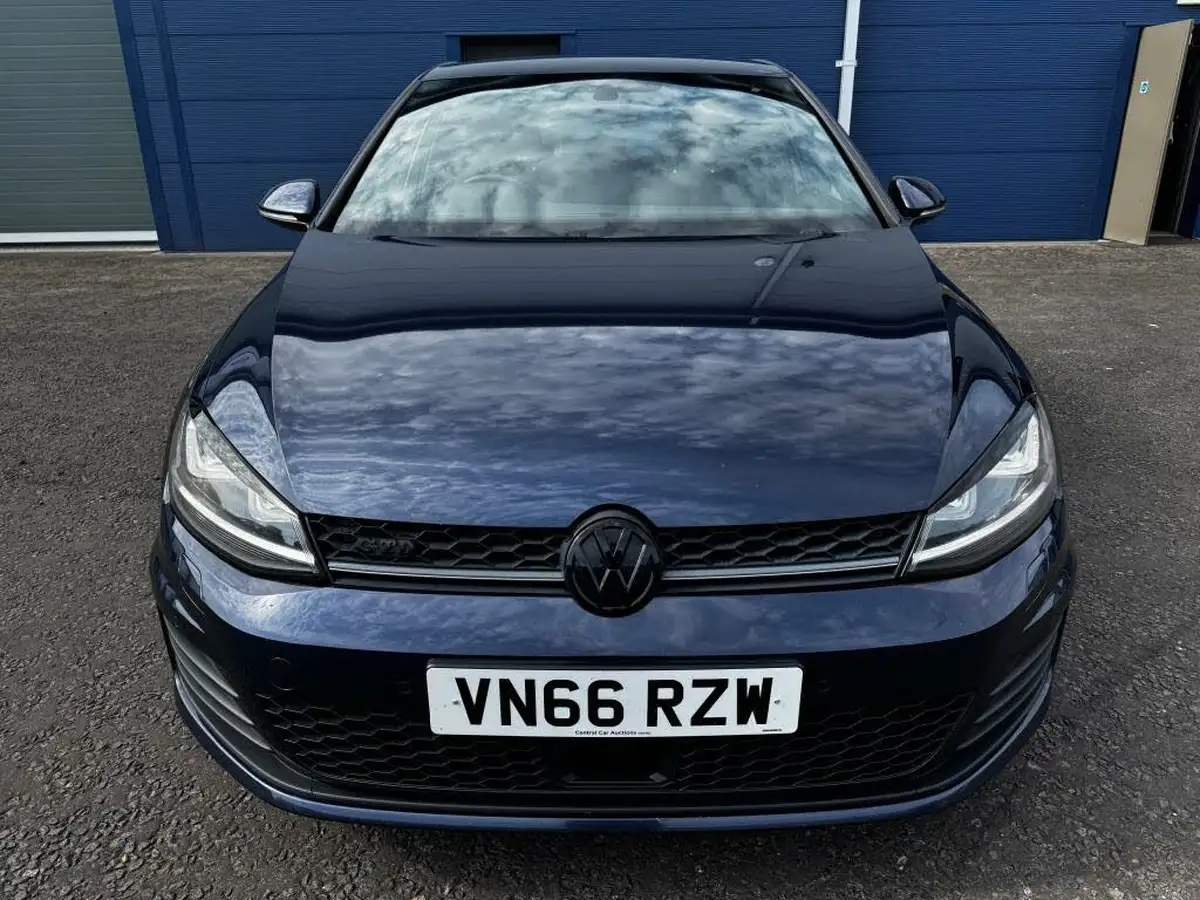 2017-volkswagen-golf-20tdi-gtd-bmt-hatchback-5d-big-2