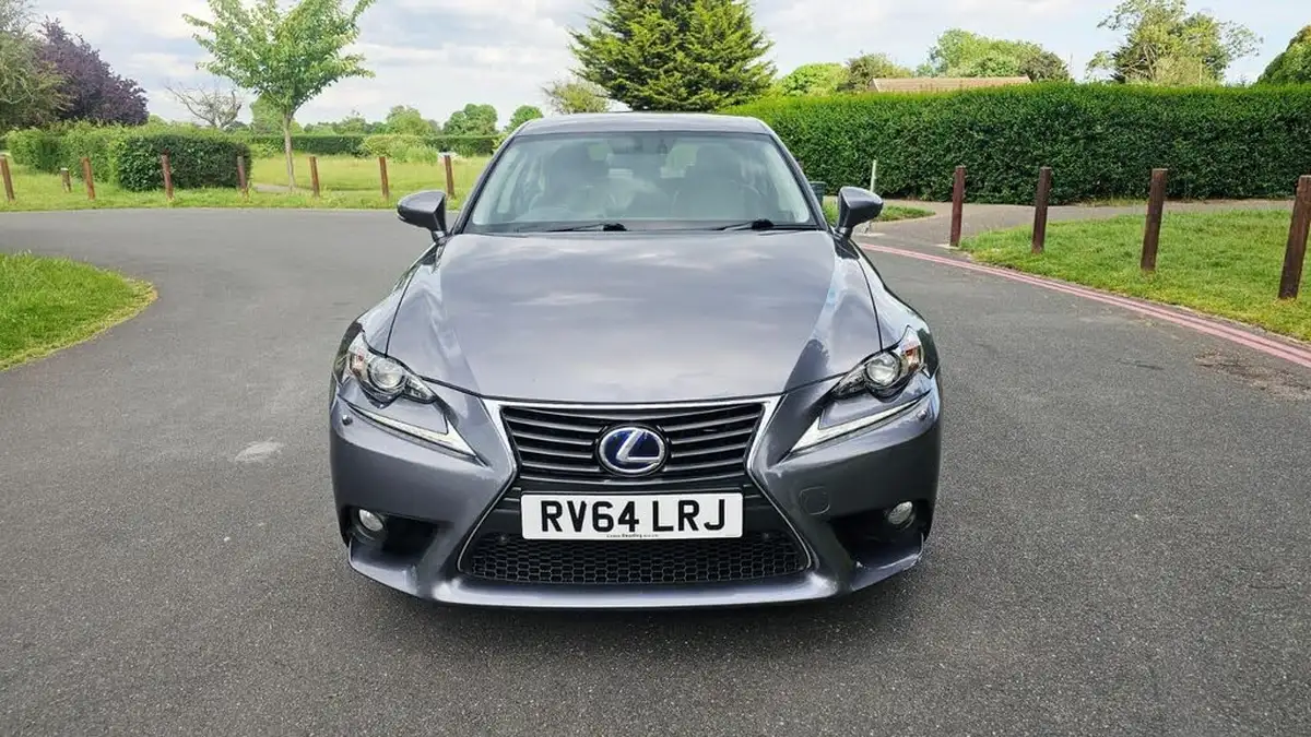 2014-lexus-is-300h-25-executive-edition-big-7