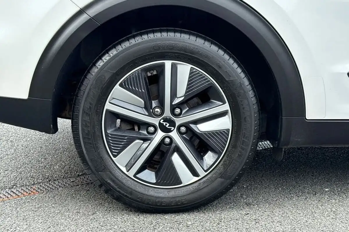 2022-kia-niro-16-gdi-2-139bhp-156kwh-big-10