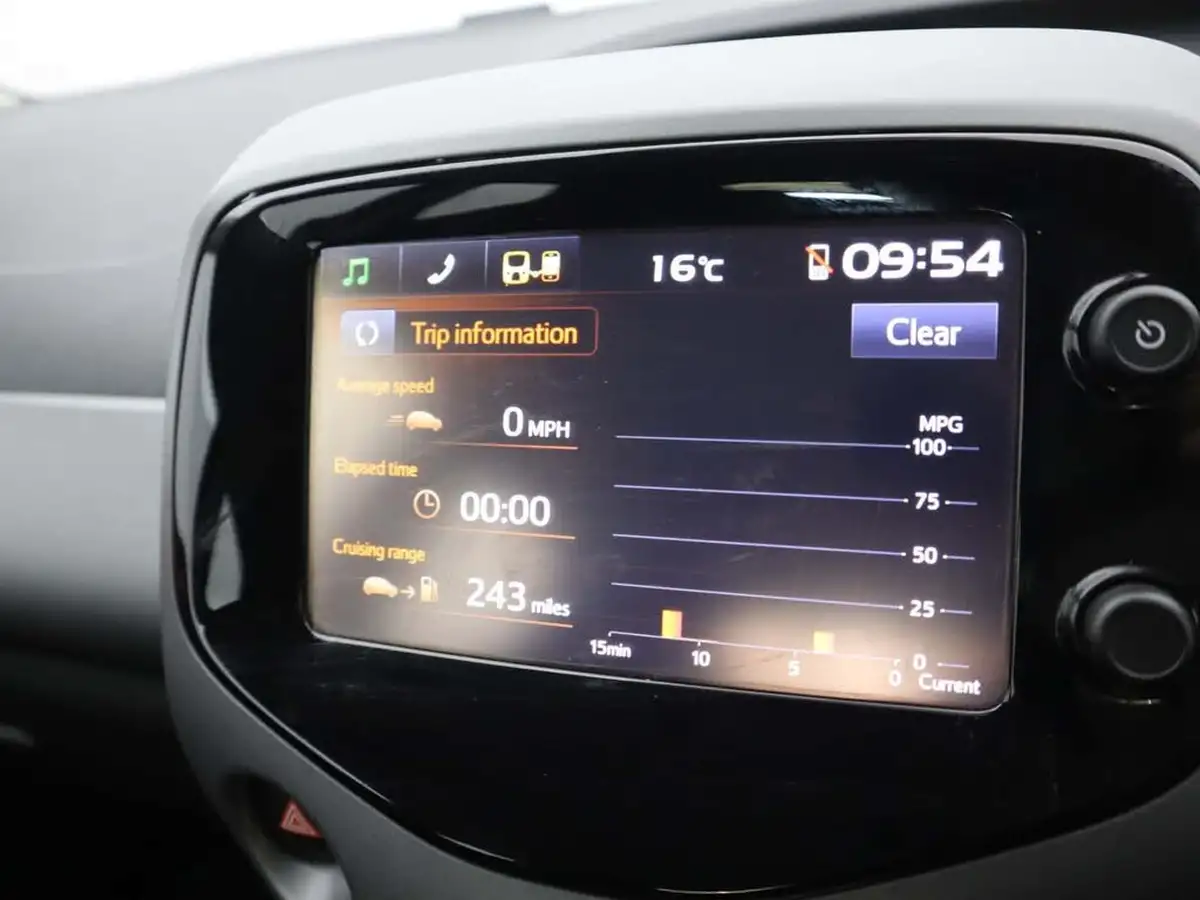 2019-toyota-aygo-10-vvt-i-x-play-big-24