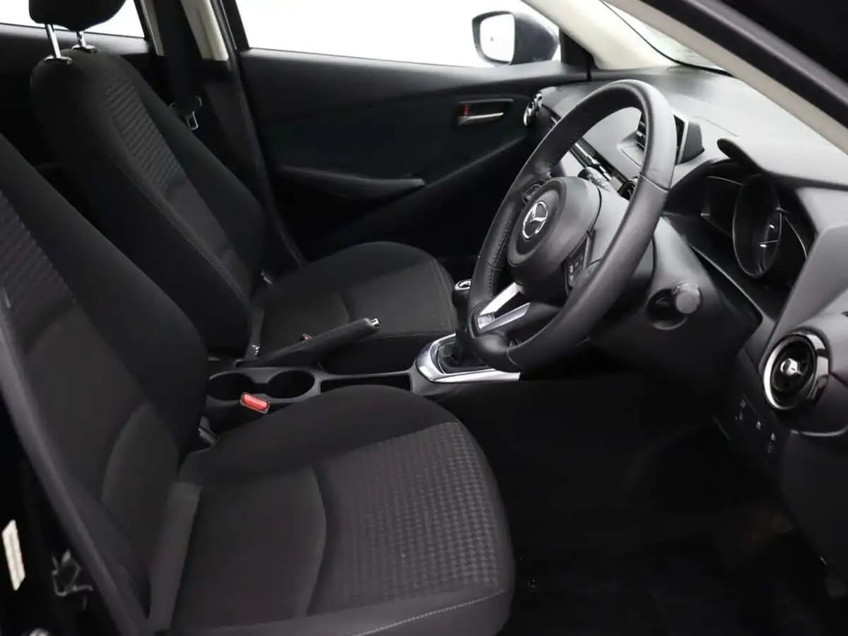 2018-mazda-mazda2-15-se-l-big-12