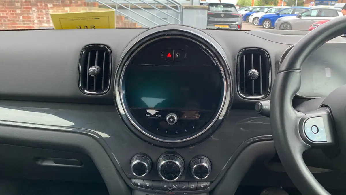 2021-mini-countryman-15-cooper-classic-auto-big-9