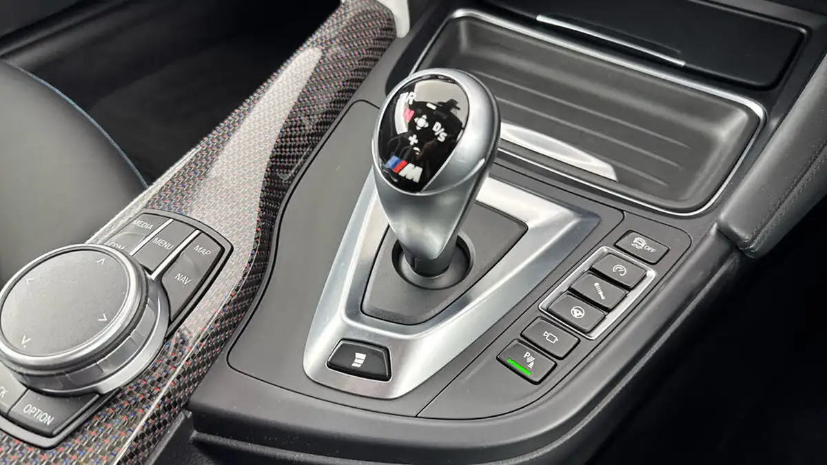 2020-bmw-4-series-30-m4-m-heritage-edition-big-27