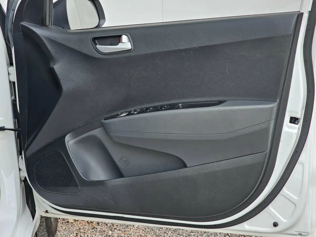 2017-hyundai-i10-10-premium-big-29