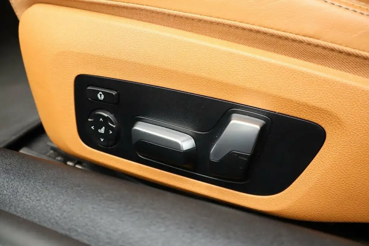 2019-bmw-8-series-44-m850i-xdrive-coupe-2d-big-16