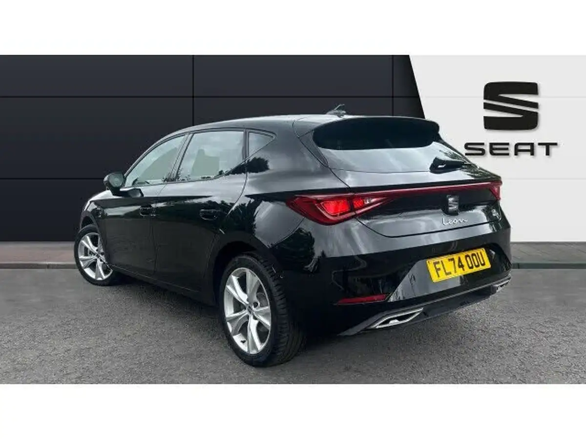 2024-seat-leon-14-e-hybrid-fr-hatchback-big-2