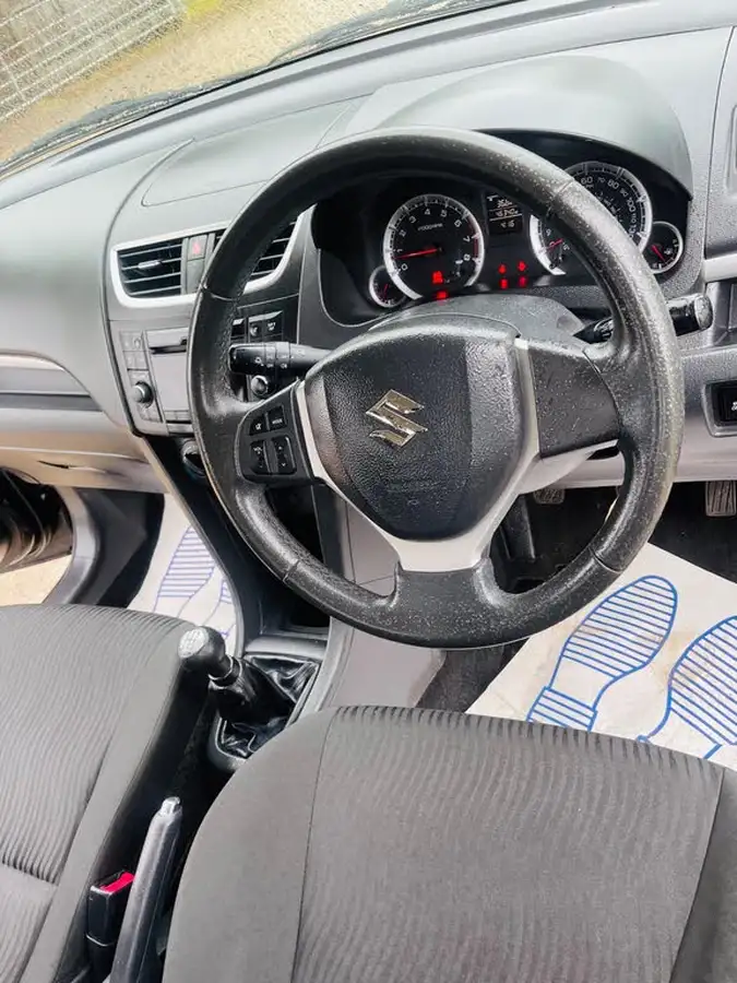 2011-suzuki-swift-12-sz3-5d-big-45