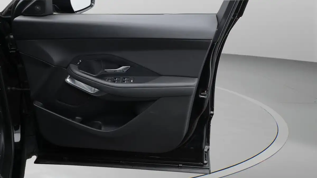 2019-jaguar-e-pace-20-i4d-150ps-big-14