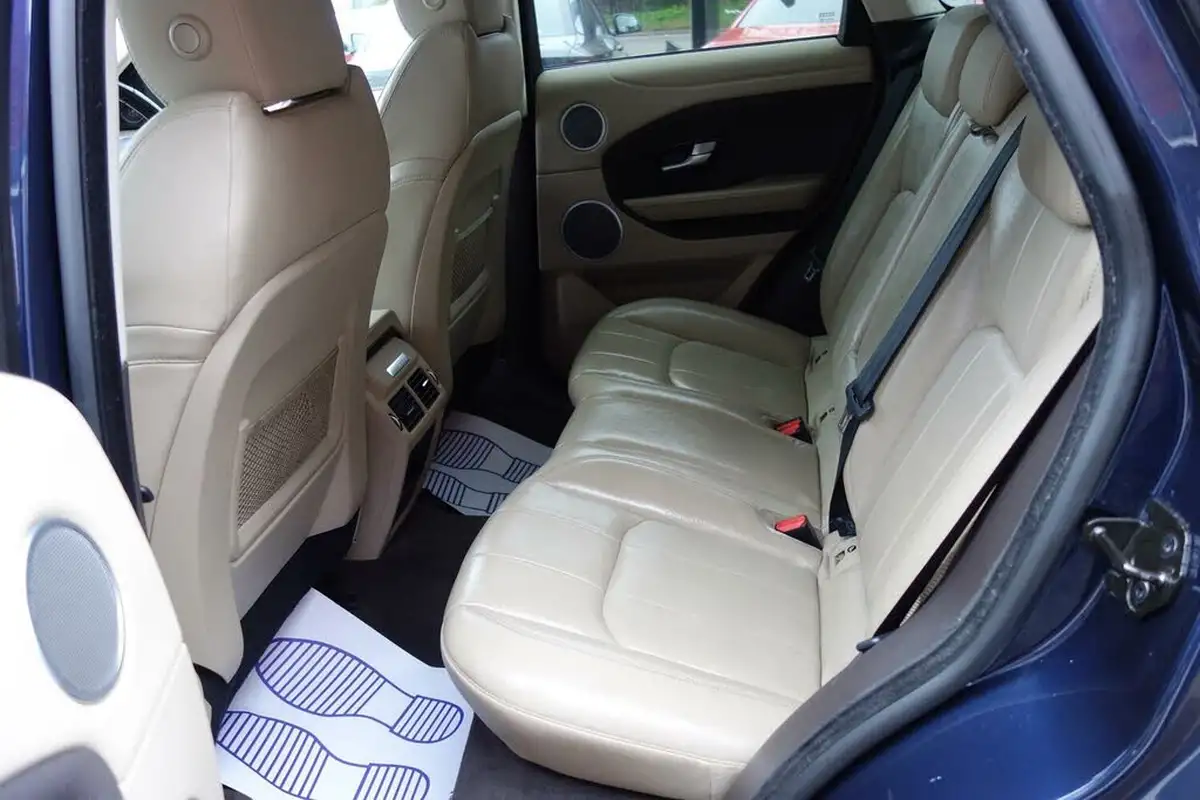 2015-land-rover-range-rover-evoque-20ed4-se-tech-hatchback-5d-big-16