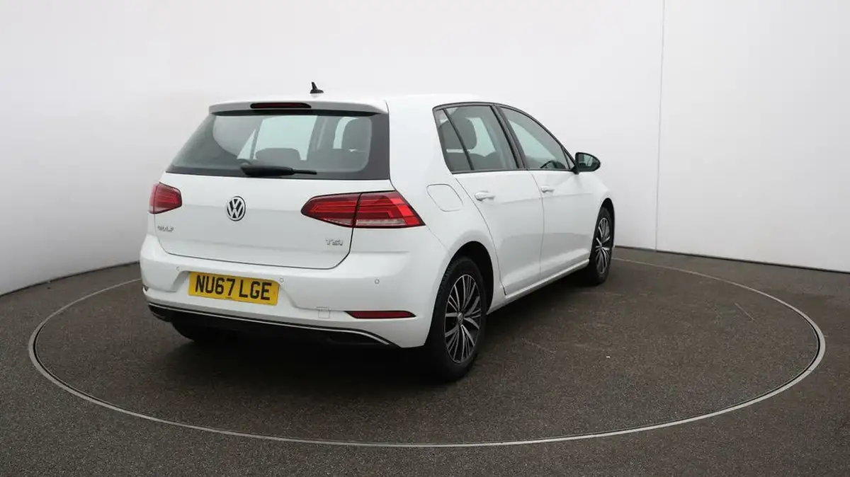 2017-volkswagen-golf-10-tsi-se-ss-hatchback-5d-big-55