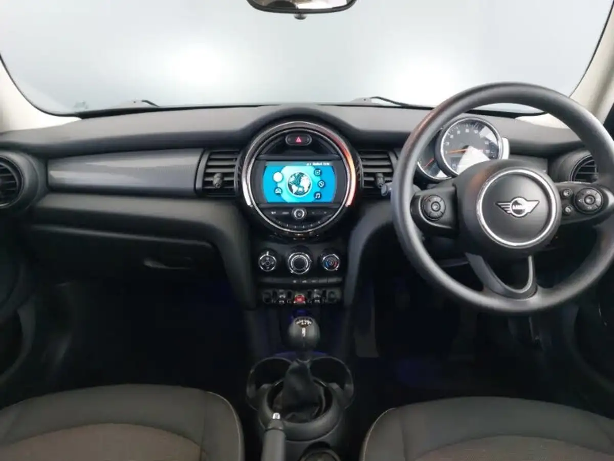 2020-mini-countryman-15-cooper-classic-big-2
