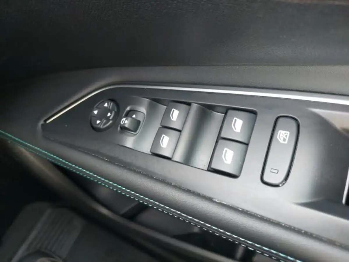2024-peugeot-5008-suv-12-puretech-allure-130ps-eat8-big-12