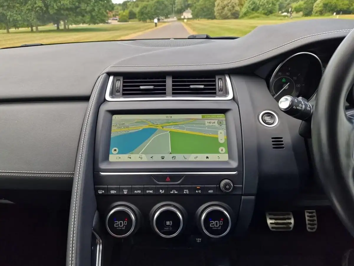 2018-jaguar-e-pace-20-i4d-r-dynamic-se-180ps-ss-big-12