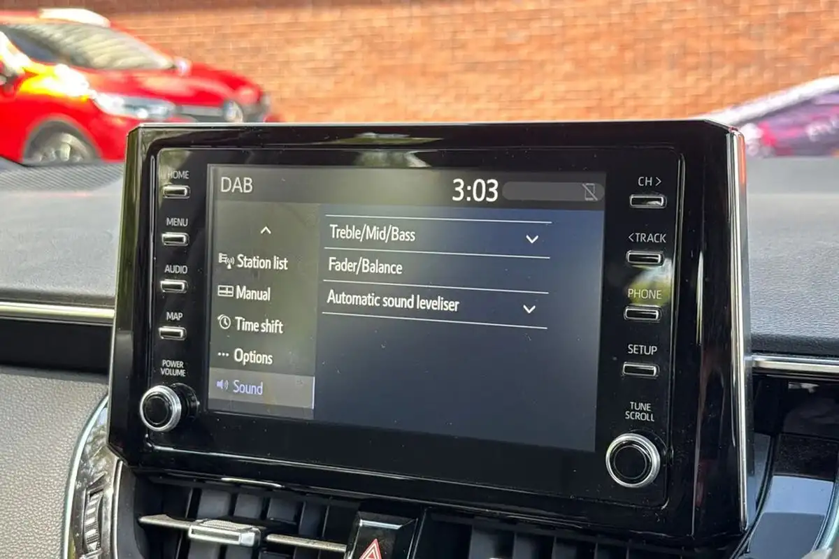 2022-toyota-corolla-18-vvt-i-icon-tech-trk-hatchback-5d-big-45