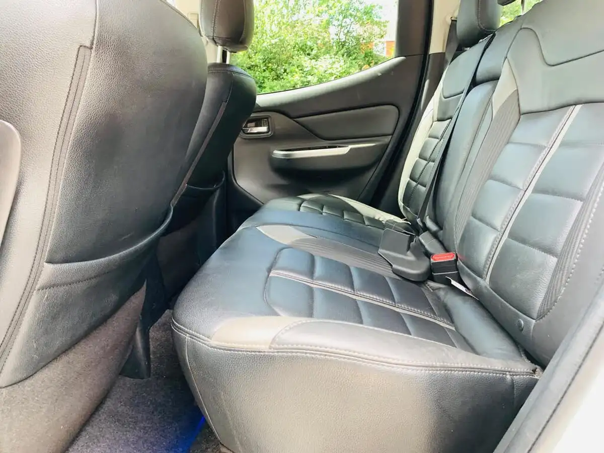 2019-mitsubishi-l200-24di-d-barbarian-eu6-big-41