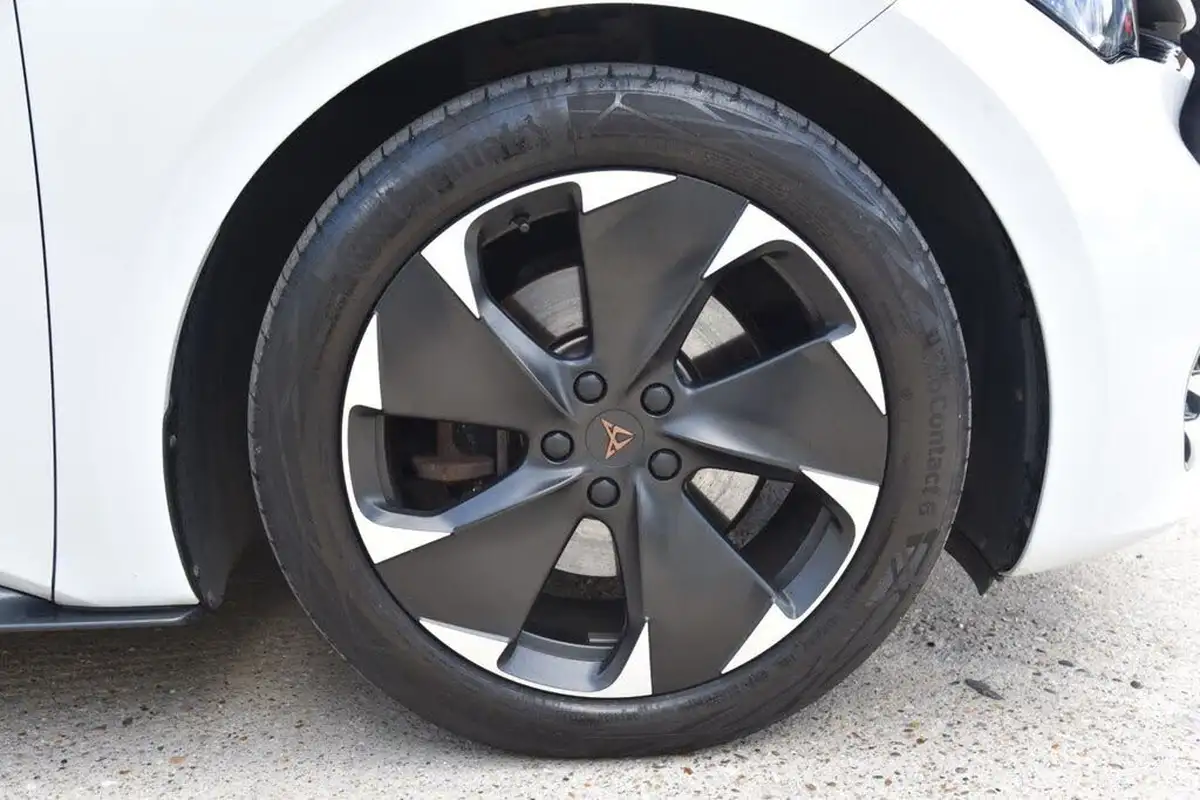 2022-cupra-born-e-v2-204ps-58kwh-big-54