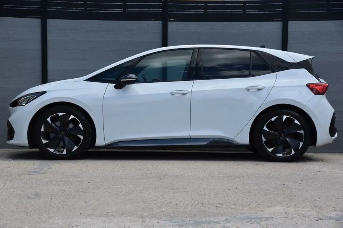 2022-cupra-born-e-v2-204ps-58kwh-big-6