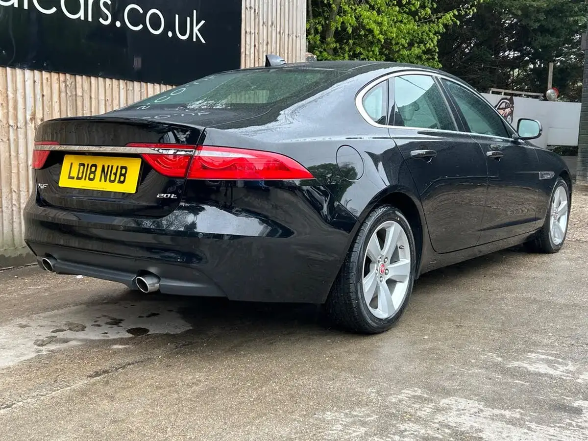2018-jaguar-xf-20i-portfolio-200ps-saloon-4d-1999cc-big-16