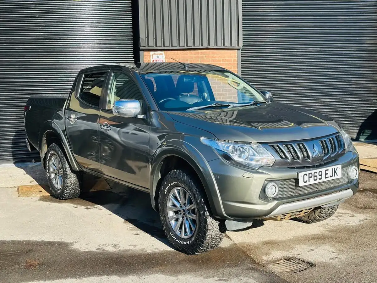 2019-mitsubishi-l200-24di-d-barbarian-eu6-big-0