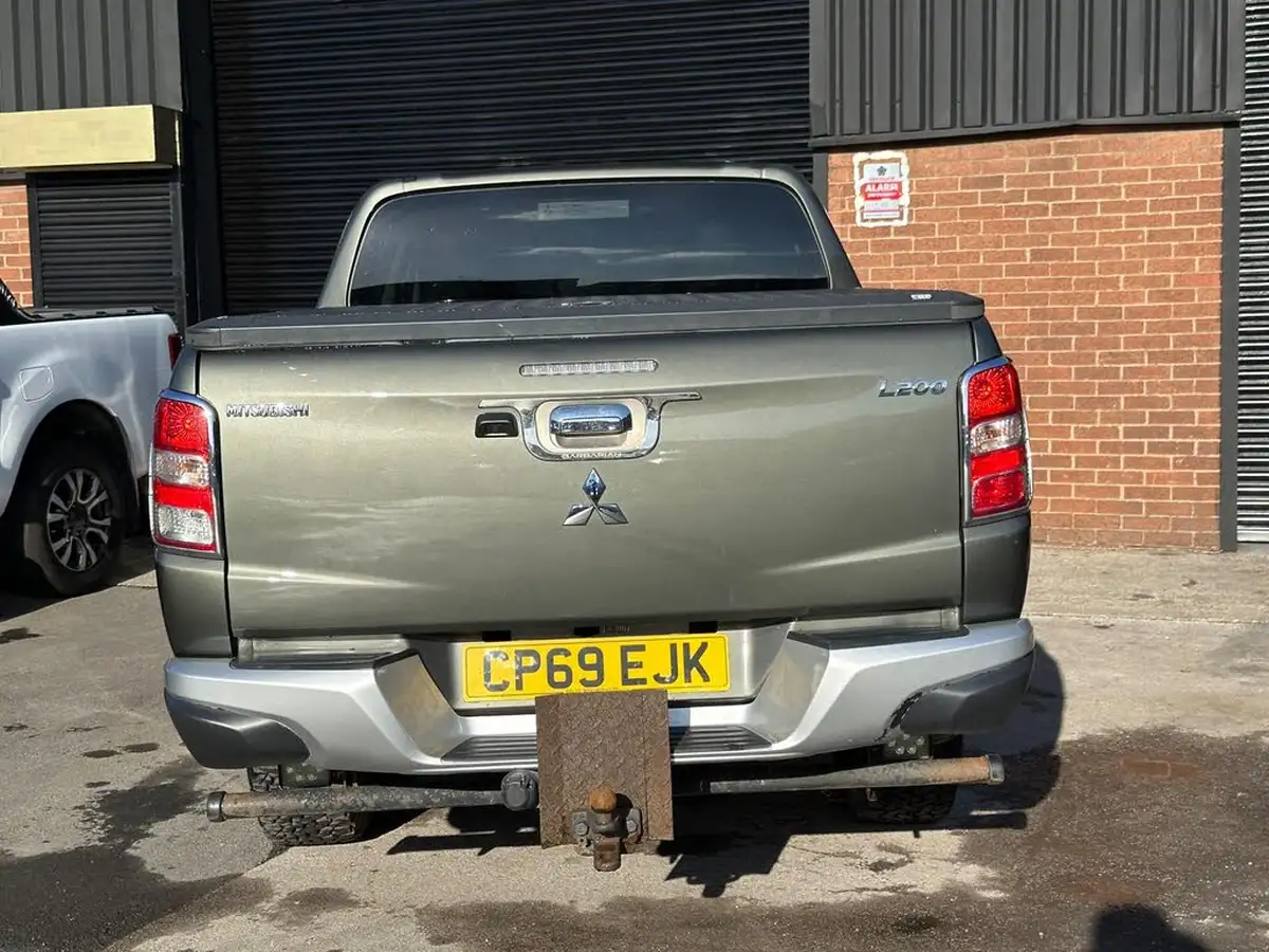 2019-mitsubishi-l200-24di-d-barbarian-eu6-big-4