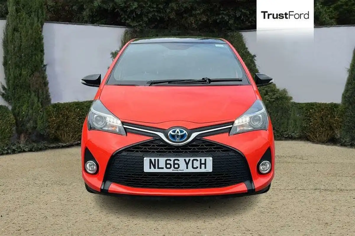 2016-toyota-yaris-15-vvt-i-orange-edition-hybrid-big-5