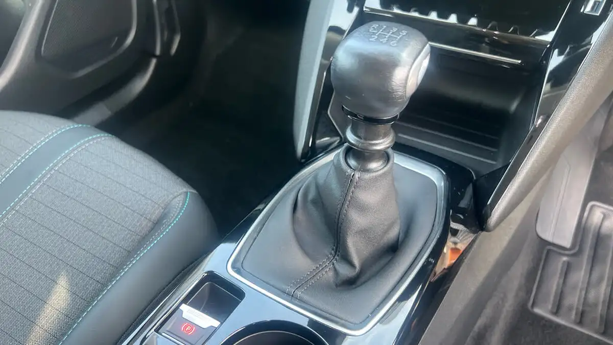 2022-peugeot-2008-suv-12-puretech-allure-premium-100bhp-big-19
