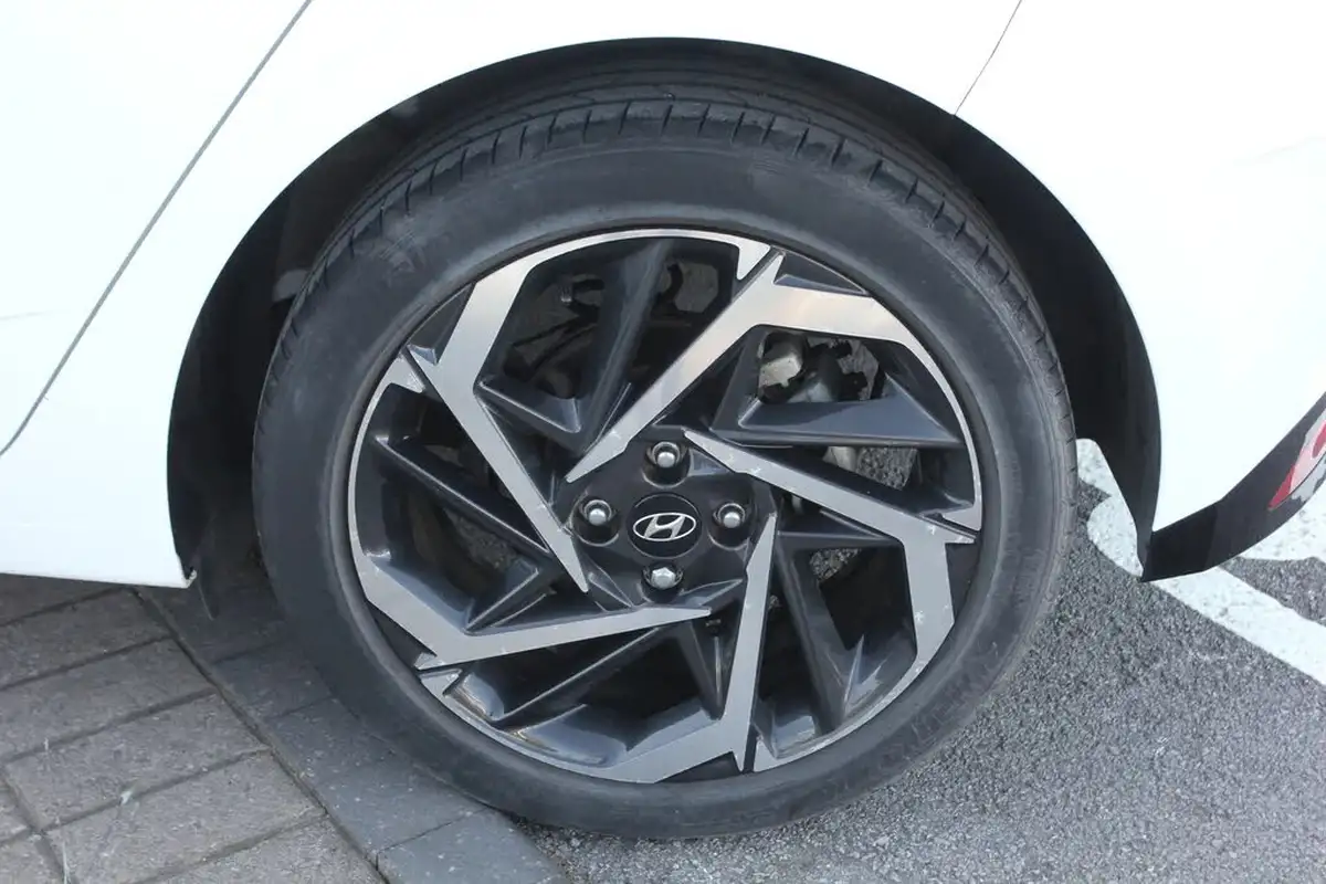2021-hyundai-i20-10-t-gdi-premium-eclutch-imt-big-6