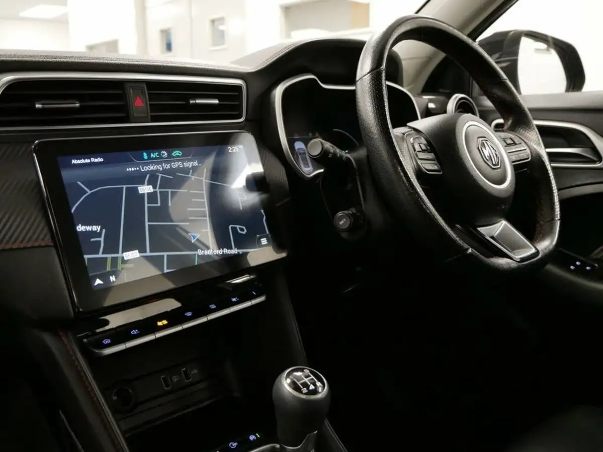 2021-mg-zs-suv-15-vti-tech-exclusive-big-2