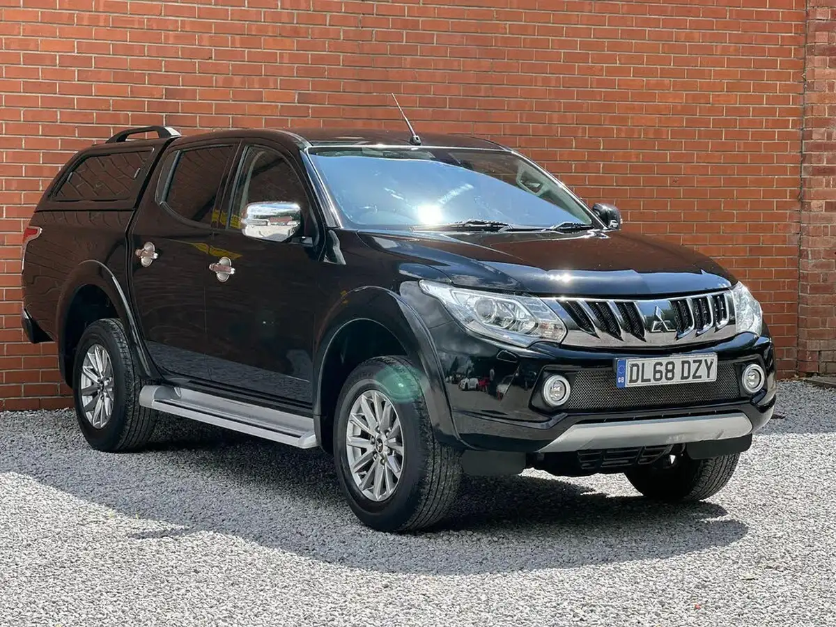 2018-mitsubishi-l200-24di-d-barbarian-eu6b-auto-big-0