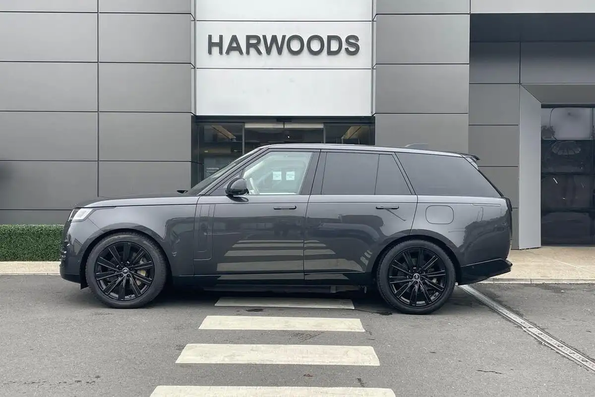 2023-land-rover-range-rover-30-p440e-se-big-15