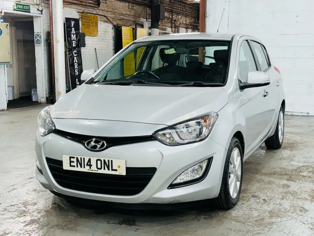 2014-hyundai-i20-14-active-100ps-auto-big-3