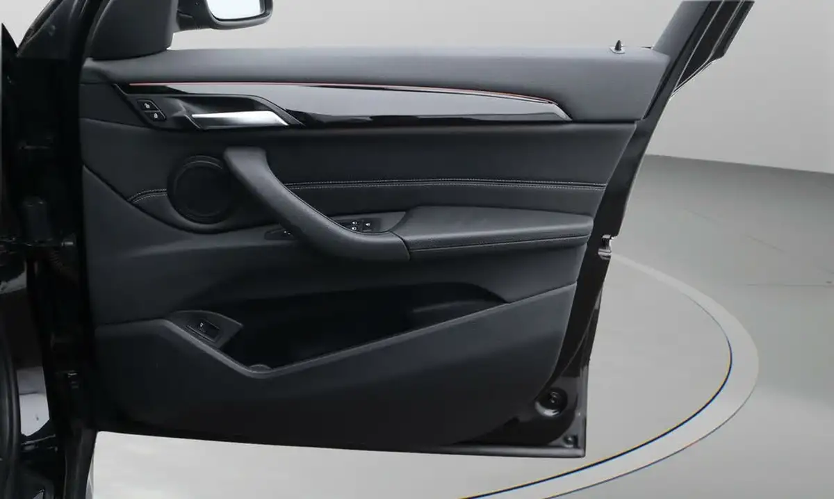 2022-bmw-x1-20-sdrive20i-xline-big-15