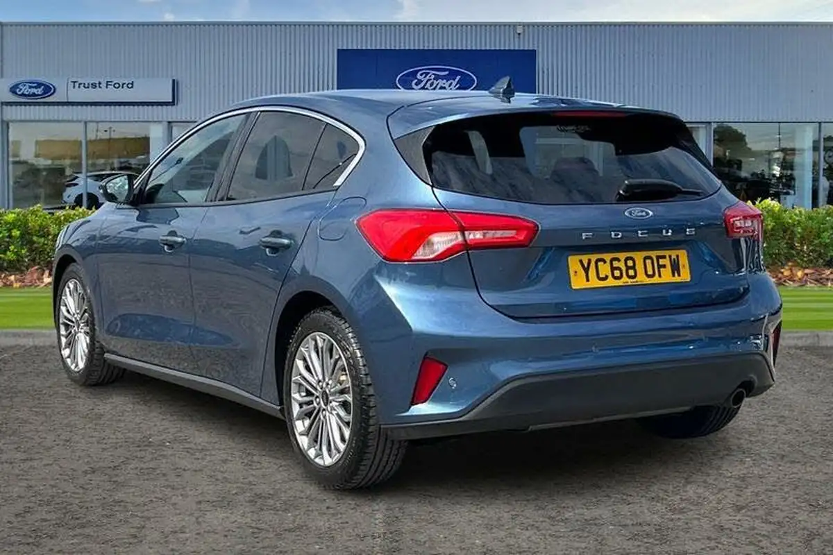 2018-ford-focus-big-1