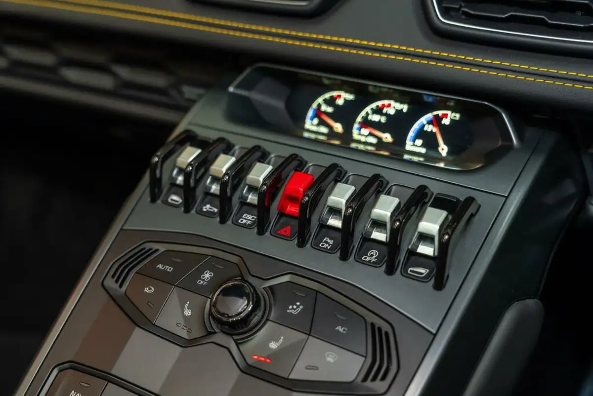 2017-lamborghini-huracan-52-lp-580-2-big-18