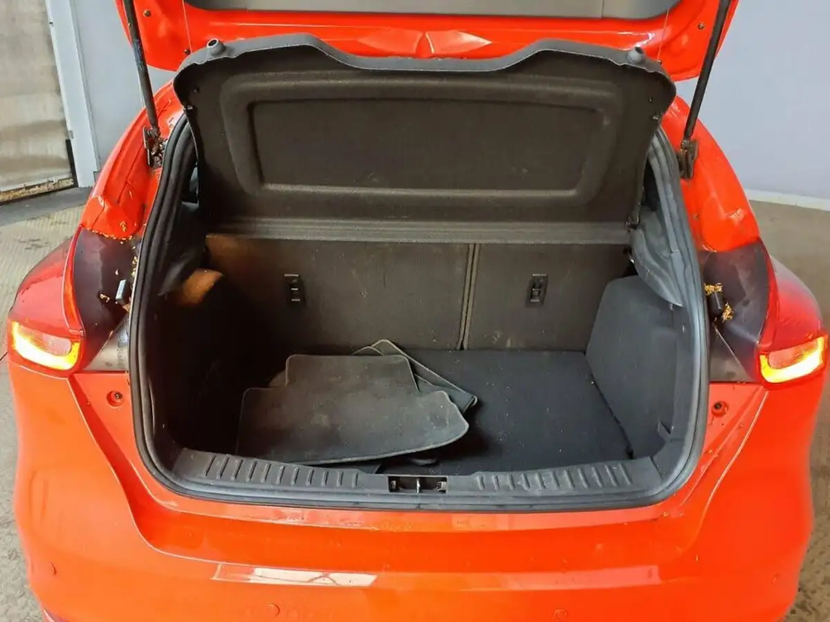 2018-ford-focus-10t-st-line-140ps-hatchback-big-8