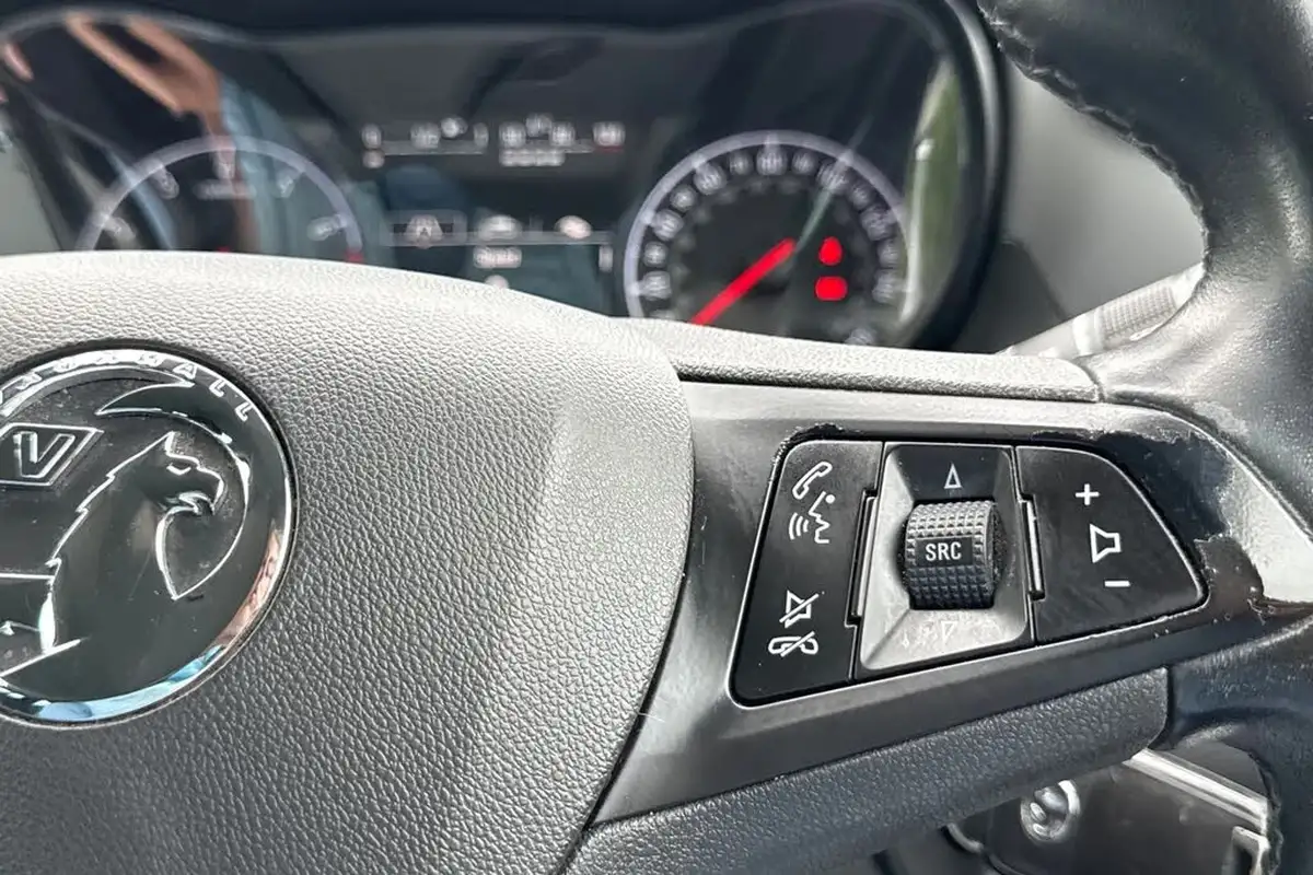 2016-vauxhall-zafira-tourer-14i-16v-turbo-sri-big-31