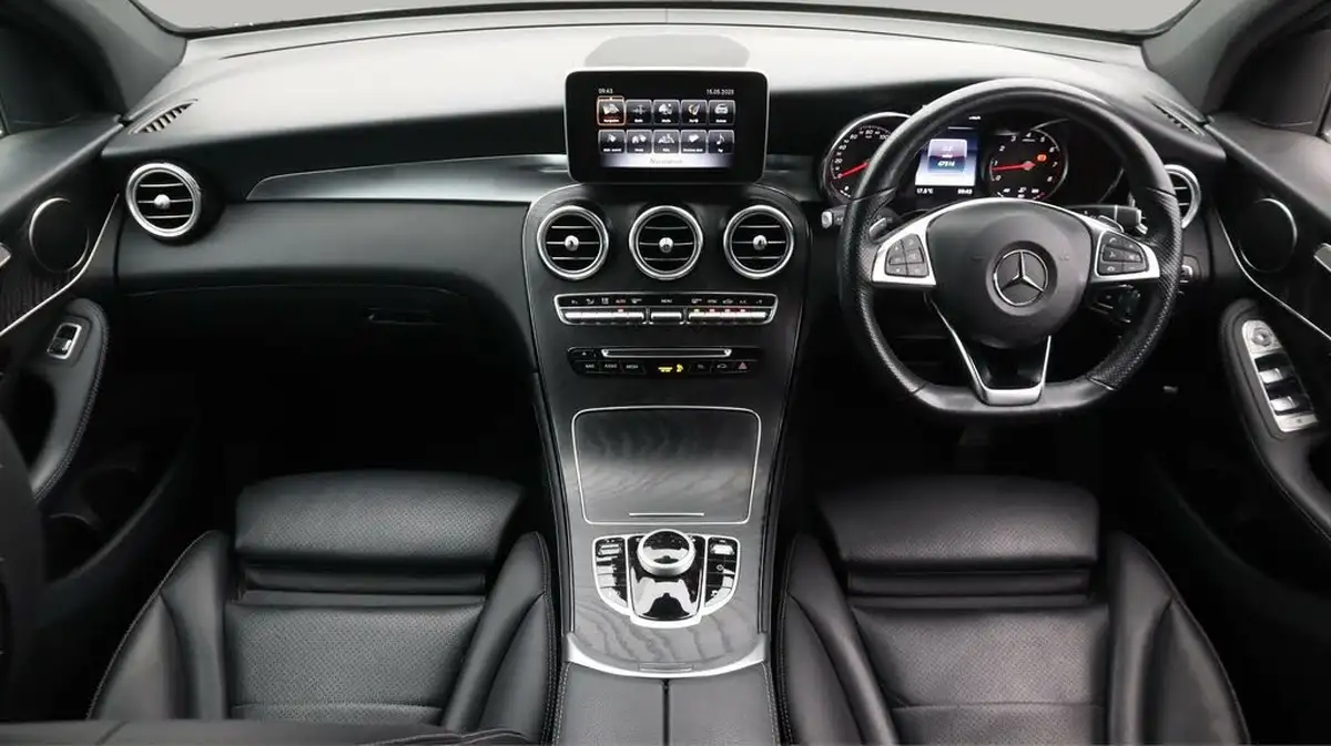 2018-mercedes-benz-glc-class-20-glc250-amg-line-ss-station-wagon-5d-big-13