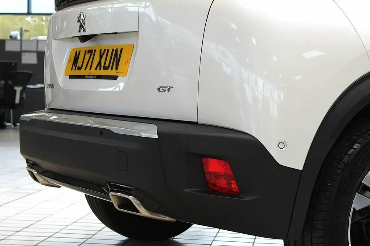 2021-peugeot-2008-suv-12-puretech-gt-big-11