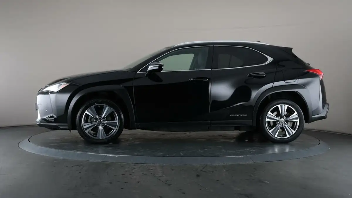 2021-lexus-ux-300e-e-ux-big-36