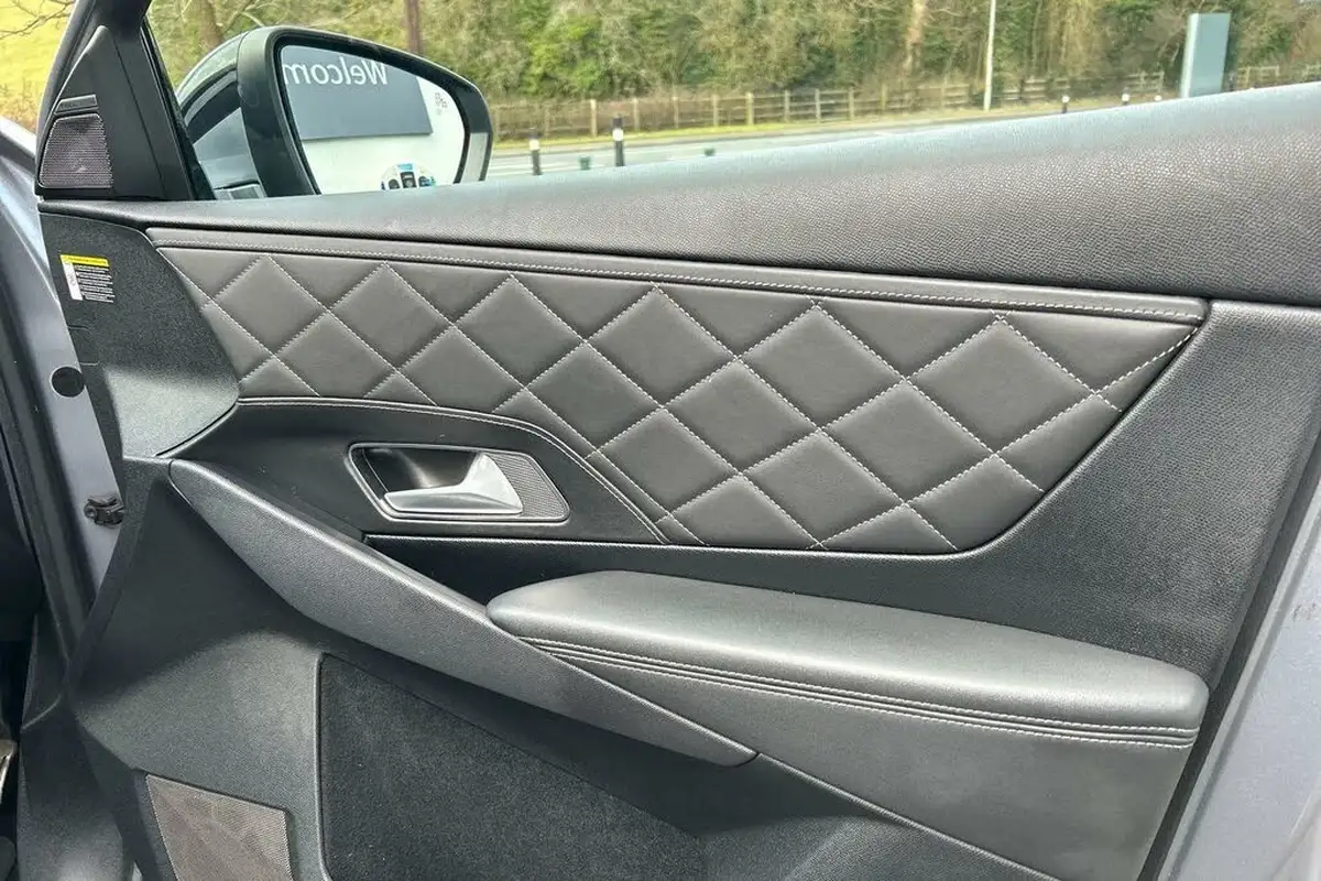 2021-ds-ds-7-crossback-e-tense-prestige-300ps-4x4-5d-big-46