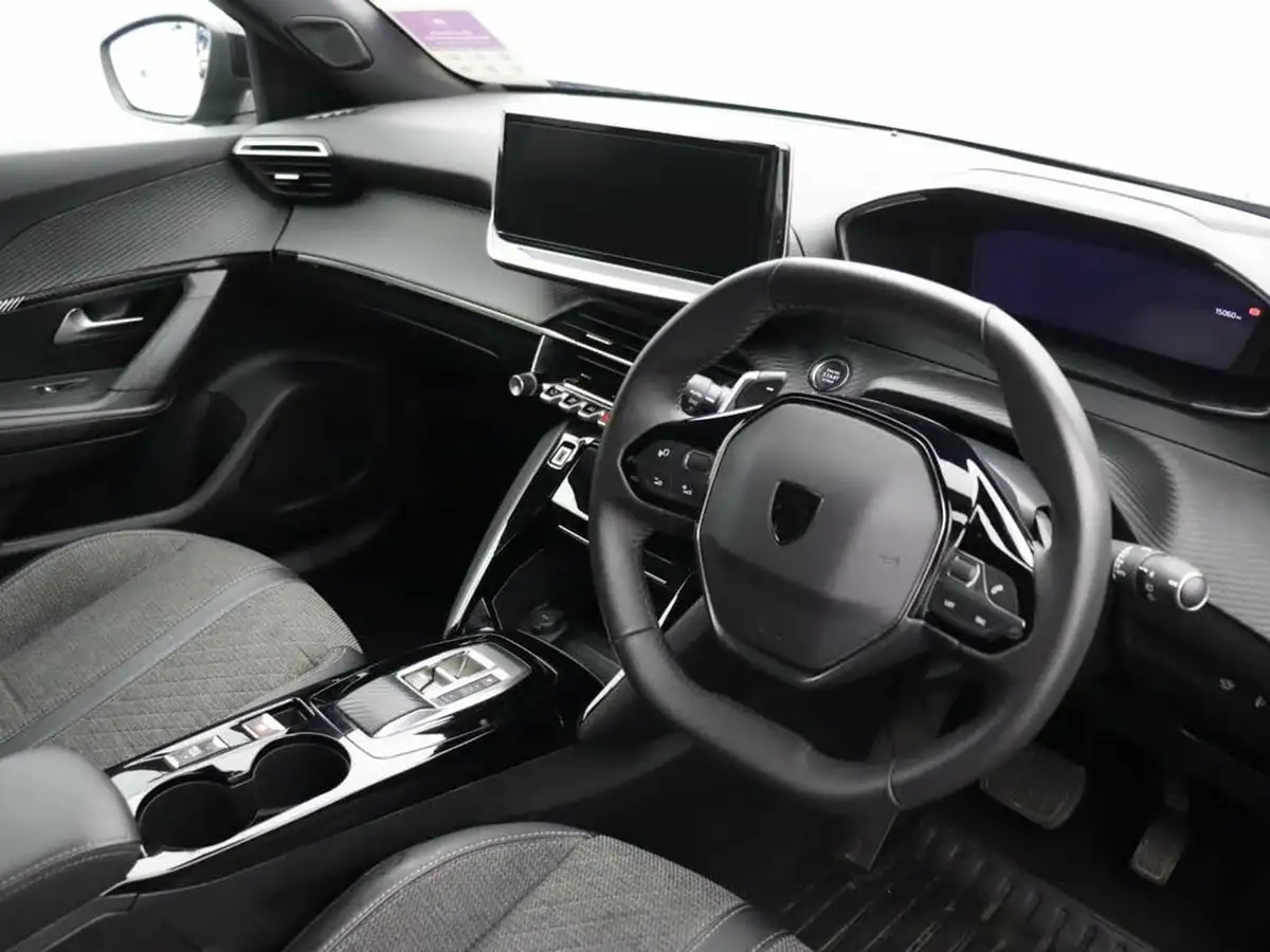 2023-peugeot-2008-suv-12-puretech-allure-eat8-big-10