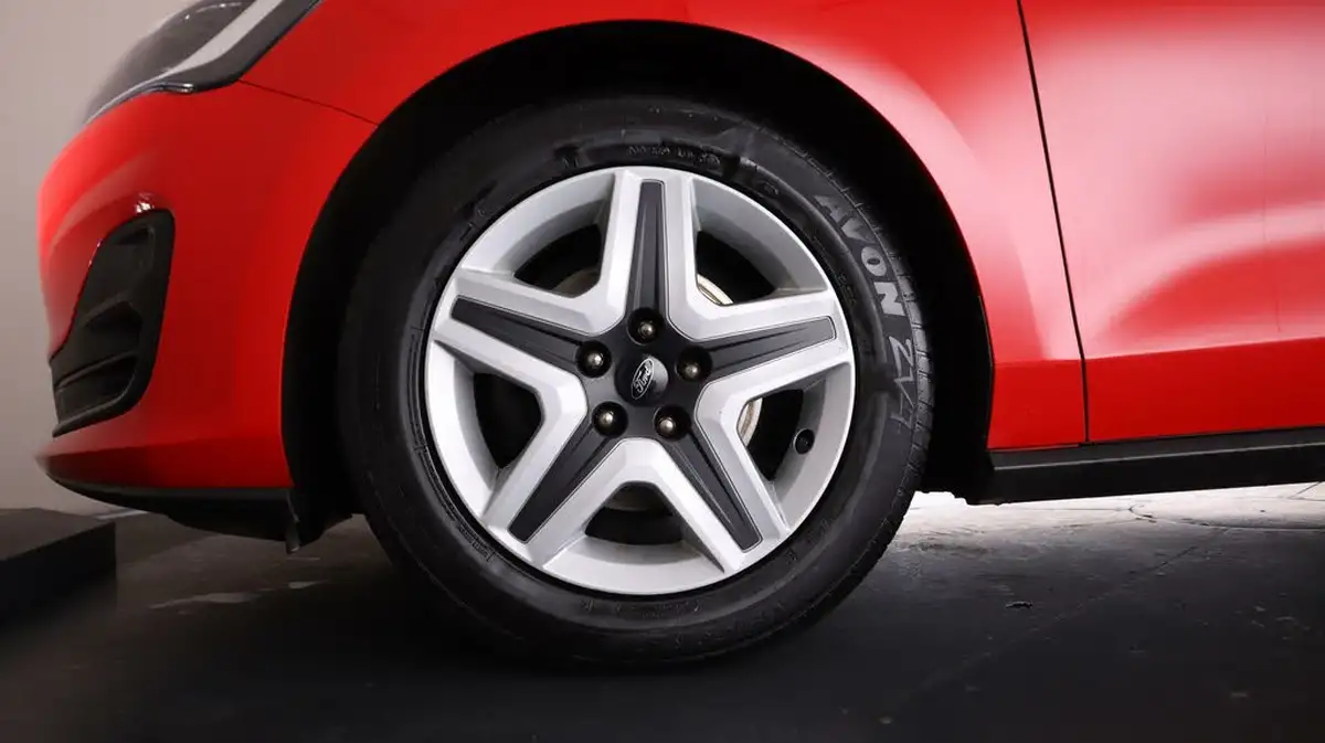 2022-ford-focus-10t-trend-hatchback-big-18