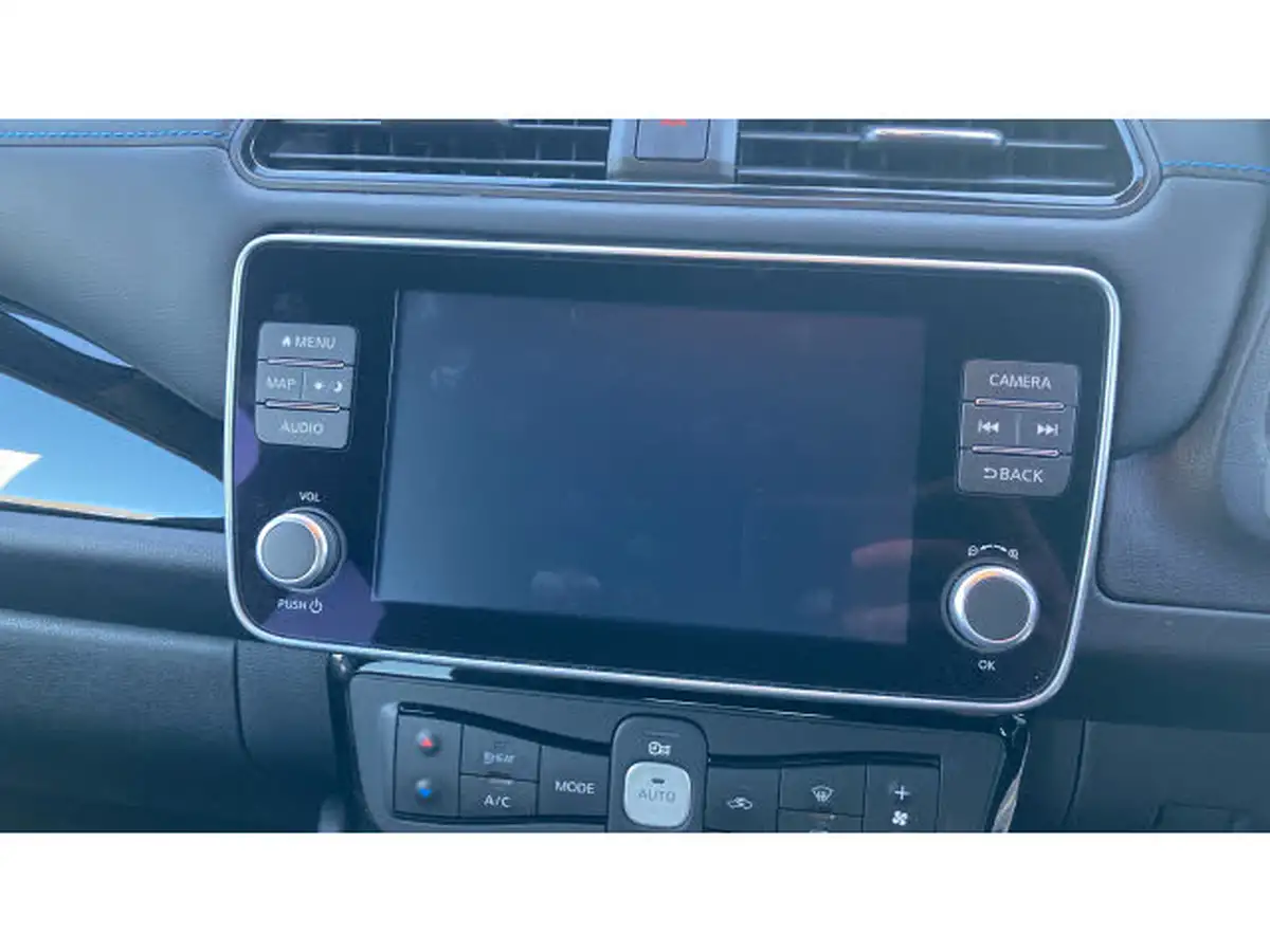 2023-nissan-leaf-e-tekna-39kwh-big-11