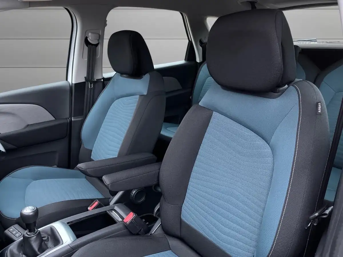 2017-citroen-c4-picasso-16bluehdi-feel-big-13