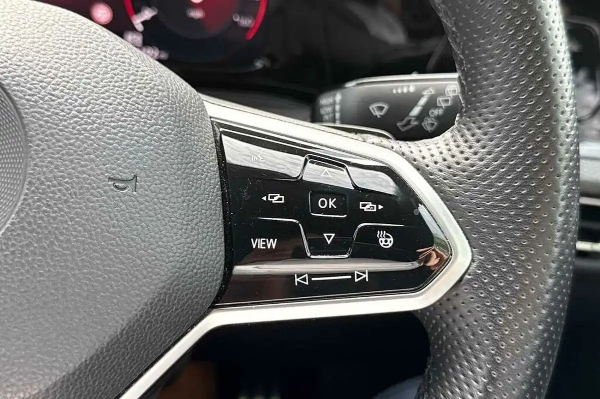 2021-volkswagen-golf-14-tsi-gte-big-14