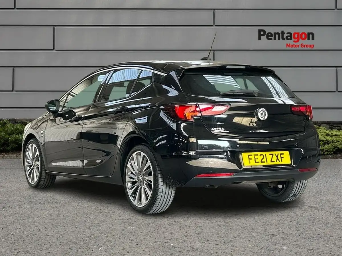 2021-vauxhall-astra-12-turbo-griffin-edition-hatchback-big-1