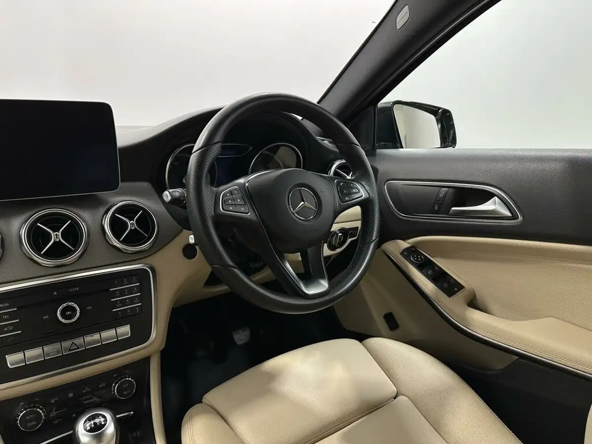 2017-mercedes-benz-gla-class-16-gla-200-sport-big-9